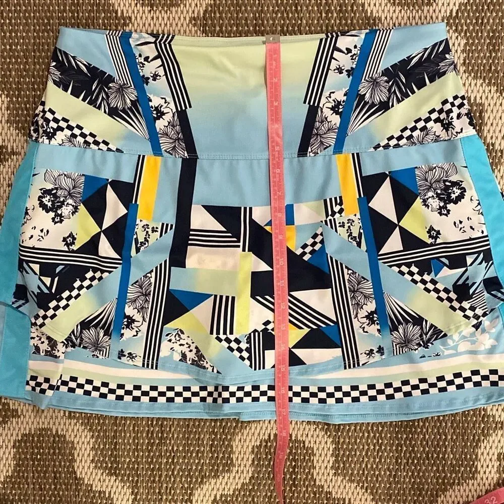 Lucky in Love Urbana flip skort  in cool blue color scheme size extra large - Picture 7 of 11